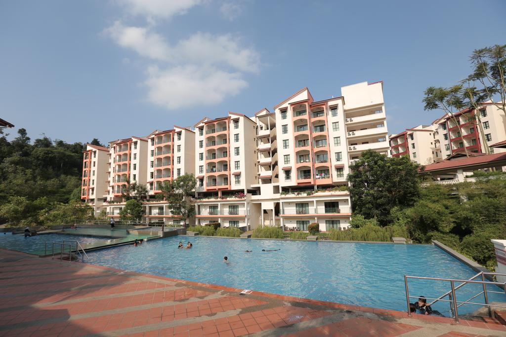 Caribbean Bay Resort @ Bukit Gambang Resort City Exterior foto